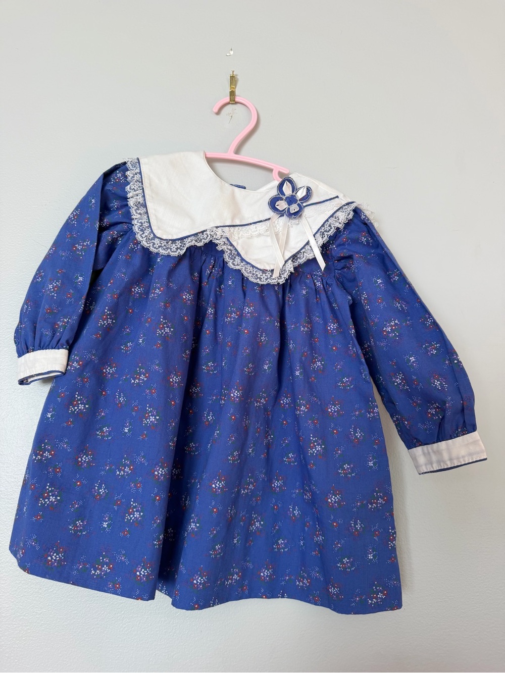 Vintage Blue Floral Long-Sleeve Kids Dress with White Peter Pan Collar